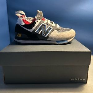 New balance “black grey royals”